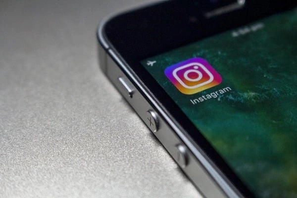 iPhone used to represent what’s new for instagram videos in 2022